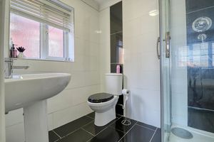 Master Ensuite- click for photo gallery